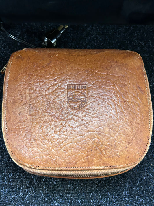 1950s Phillips Phillishave battery operated shaver.